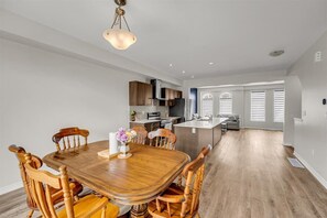 Dining - Brand New 4-BR Ensuite Townhouse | Netflix/Disney+ (Cambridge)