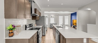 Brand New 4-BR Ensuite Townhouse | Netflix/Disney+