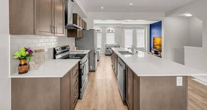 Brand New 4-BR Ensuite Townhouse | Netflix/Disney+