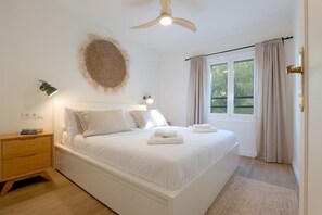 Iron/ironing board, travel cot - Rosari II - Detached House with Parking (Vilassar de Mar)