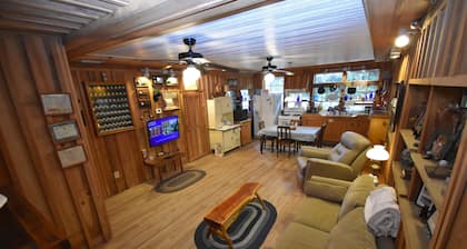 Shirley's Charming and Peaceful Cabin