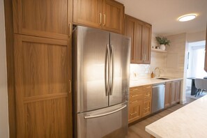 Interior - Clean, modern home & great location/Top logement – Propre, moderne et bien situé (Ottawa)