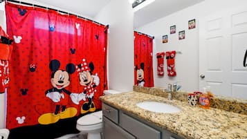 House, 5 Bedrooms, Private Pool, Lakeside | Bathroom