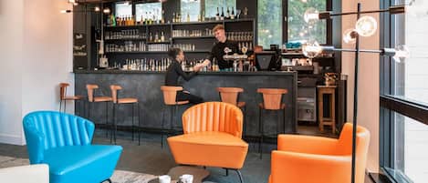 Apartment | Bar (on property)