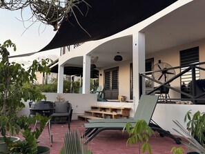 Terrace/patio - Beautiful 2-bedroom apartment with AC in vibrant Curaçao (Grote Berg)