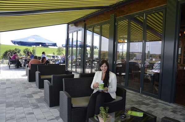 Outdoor dining - Hotel Bad Rappenau (Bad Rappenau)