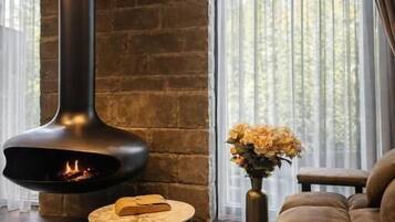 Superior Chalet, Balcony, Mountain View | Interior