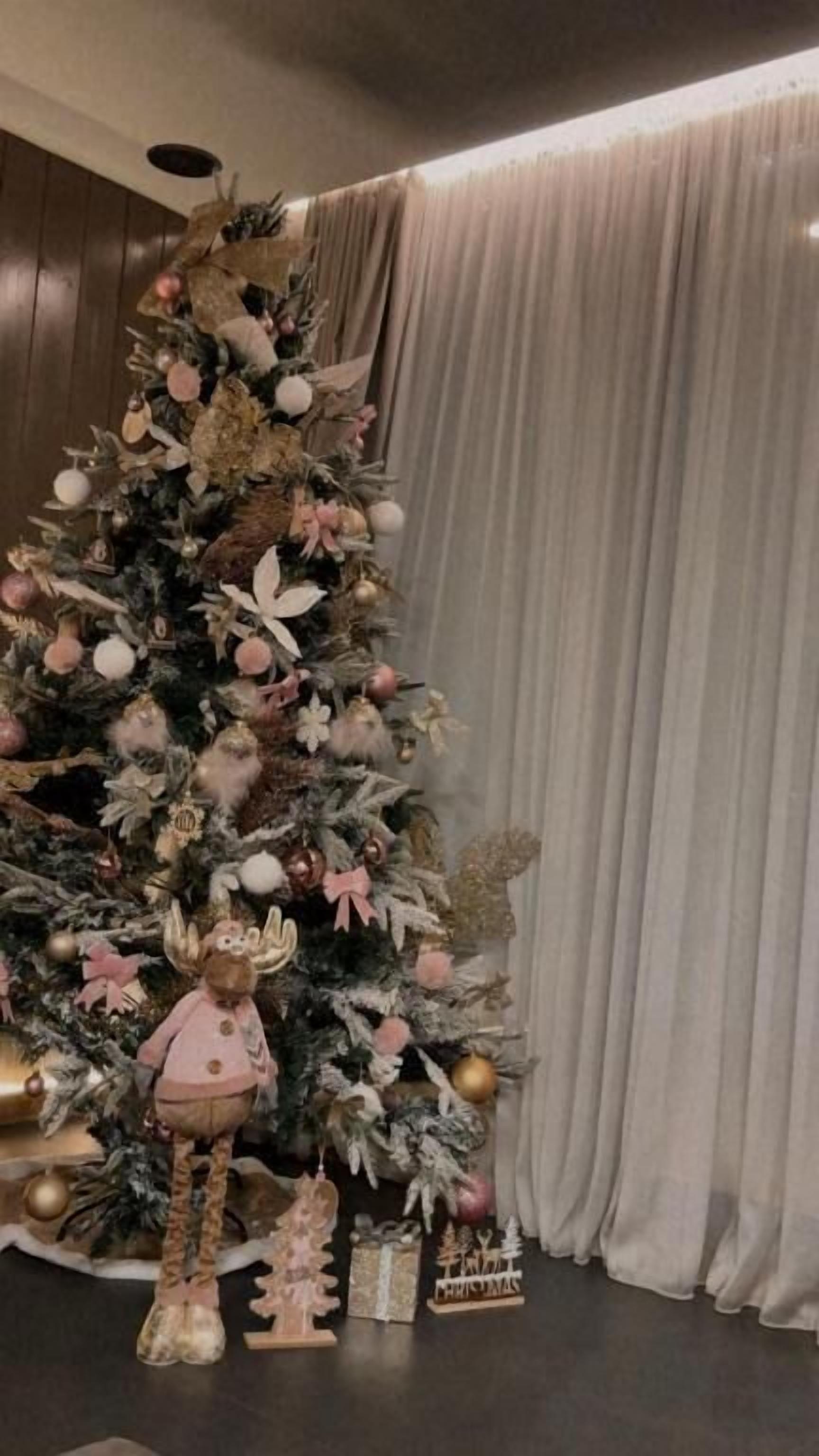 Superior Chalet, Balcony, Mountain View | Interior