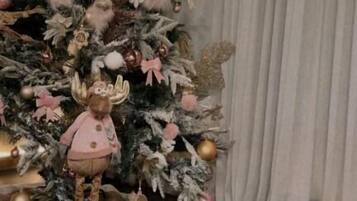 Superior Chalet, Balcony, Mountain View | Interior