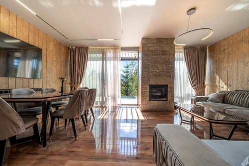 Monte Pine Chalets 