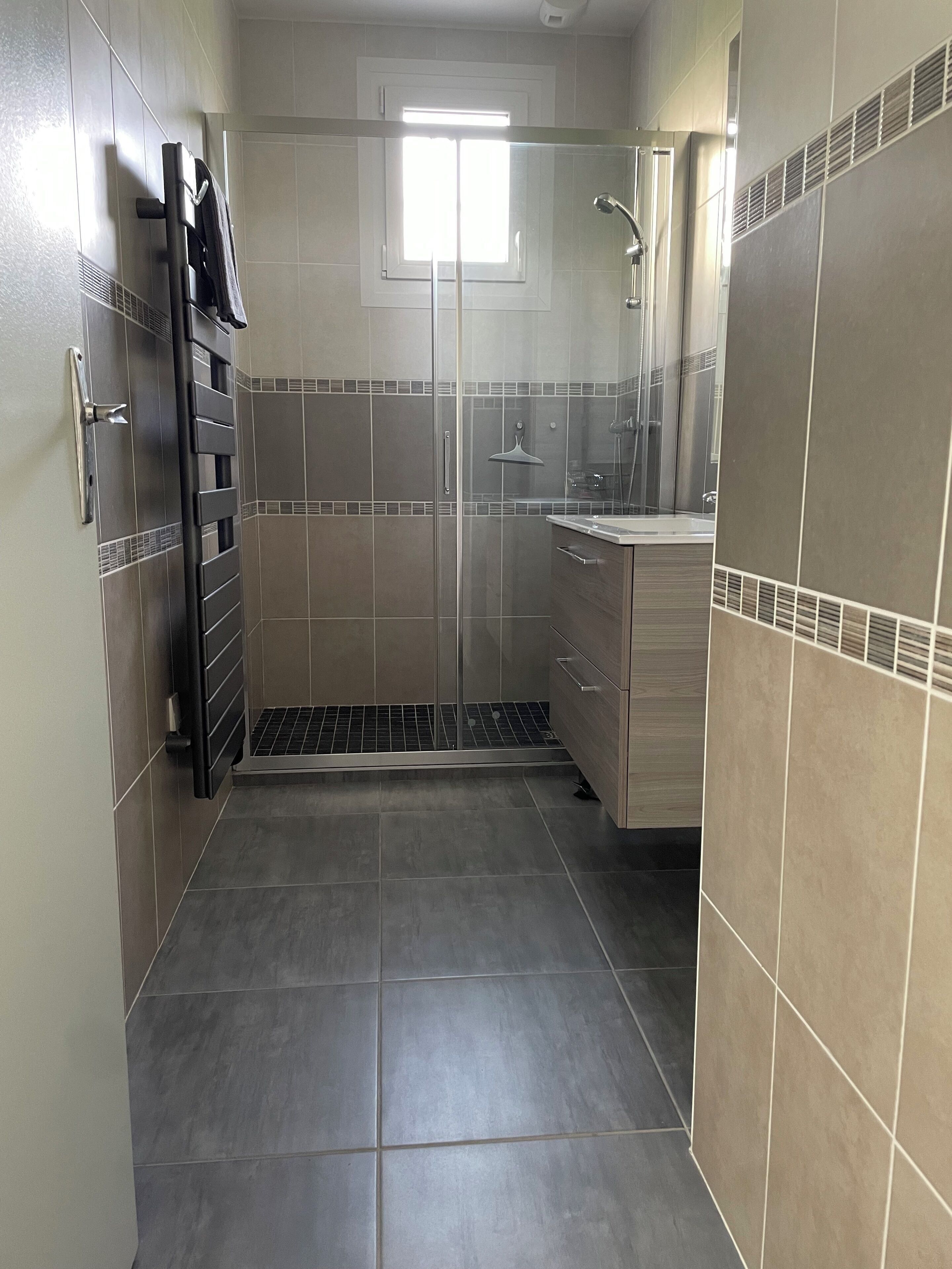Shower, toilet paper