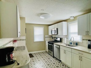 Microwave, oven, stovetop, dishwasher - Comfortable 3BR House Near UB, Parking, WiFi, Backyard (Buffalo)