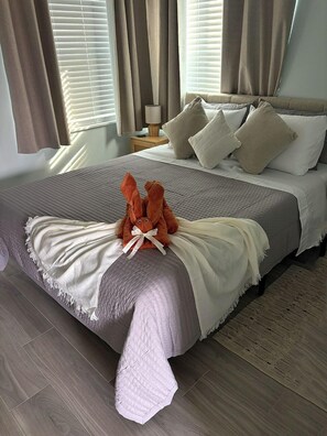 1 bedroom, iron/ironing board, WiFi, bed sheets - Madeira Beach, Florida Paradise: Relaxing 1-Bedroom Getaway (Madeira Beach)