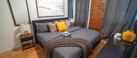Suite, 3 chambres, cuisine | Rideaux d’obscurcissement, système d’insonorisation