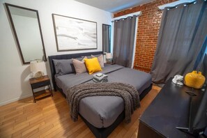 Suite, 3 Bedrooms, Kitchen