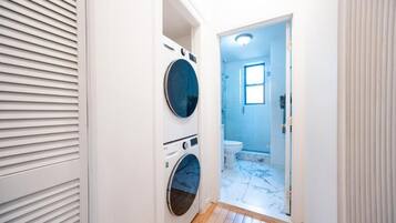 Suite, 3 Bedrooms, Kitchen | Bathroom