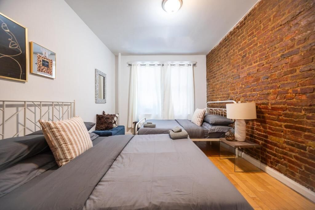 Suite, 3 Bedrooms, Kitchen