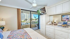 2 bedrooms, iron/ironing board, WiFi, bed sheets - 2 Bedroom beach/pool view,37ft balcony, boat slip,6 month rental only, May-Oct. (Marco Island)