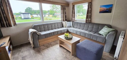 Modern Chalet Inn een Groene Oase van Rust