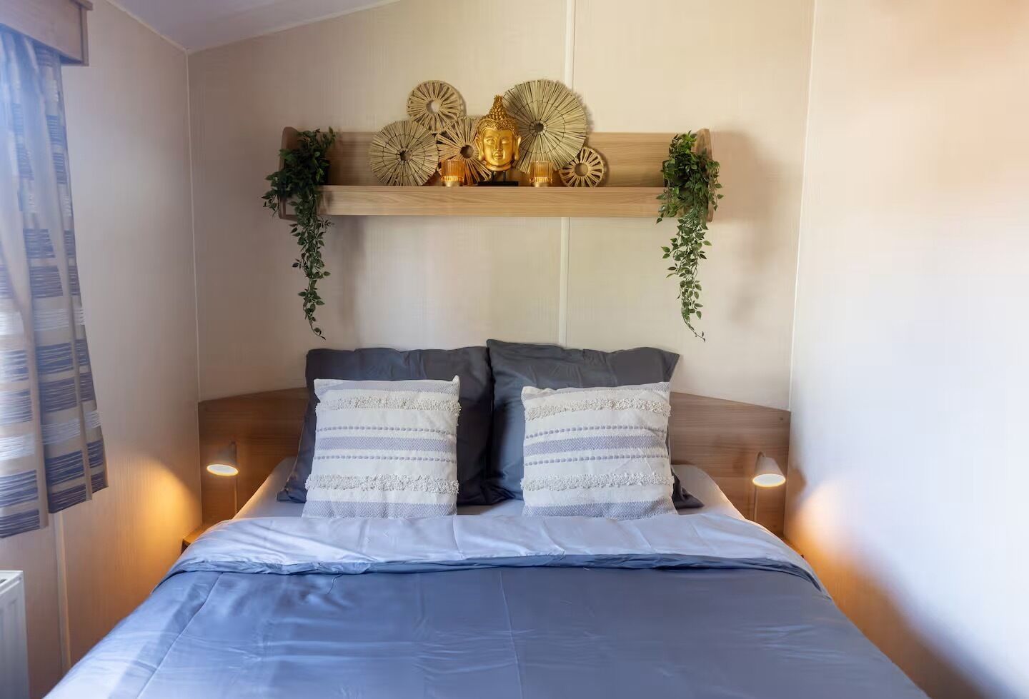 3 bedrooms, bed sheets