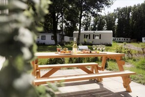 Outdoor dining - Modern Chalet Inn een Groene Oase van Rust (Hoogersmilde)