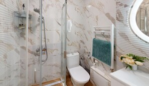 Shower, hair dryer, towels, soap - Apartment TOP center Sofia, 5 Corners (Sofia)