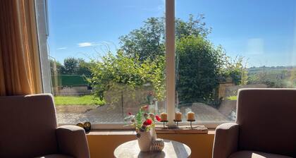 Fantastically located, spacious family home, unique views. Lots of space.Top with kids