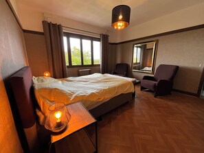 Room - Vrbo Property (Chatel-Chéhéry)