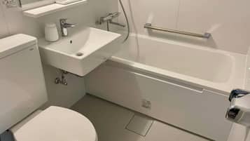 Dobbelt- eller tomannsrom – classic, byutsikt | Bad