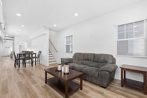 TV - 2BR 5 Mins to Lucas Oil Perfect for March Madness Final 4 Weekend (Indianapolis)