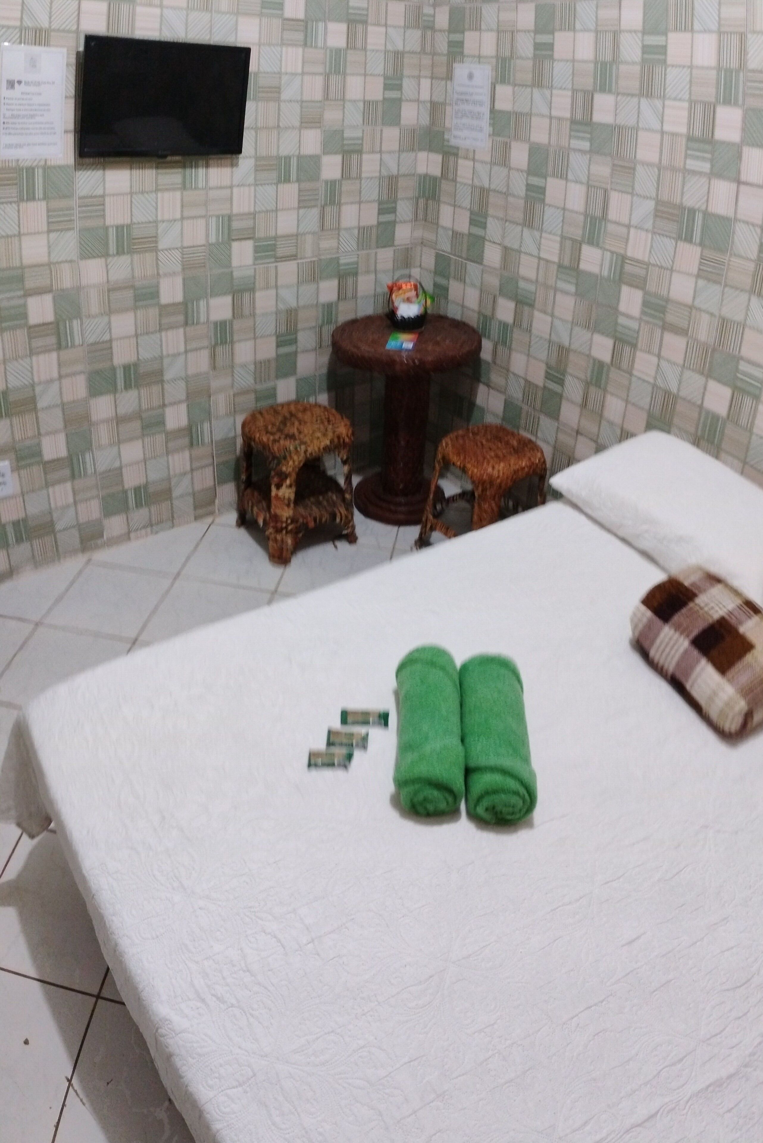 4 habitaciones, escritorio, wifi gratis y ropa de cama 
