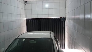المنطقة المحيطة بالمنشأة