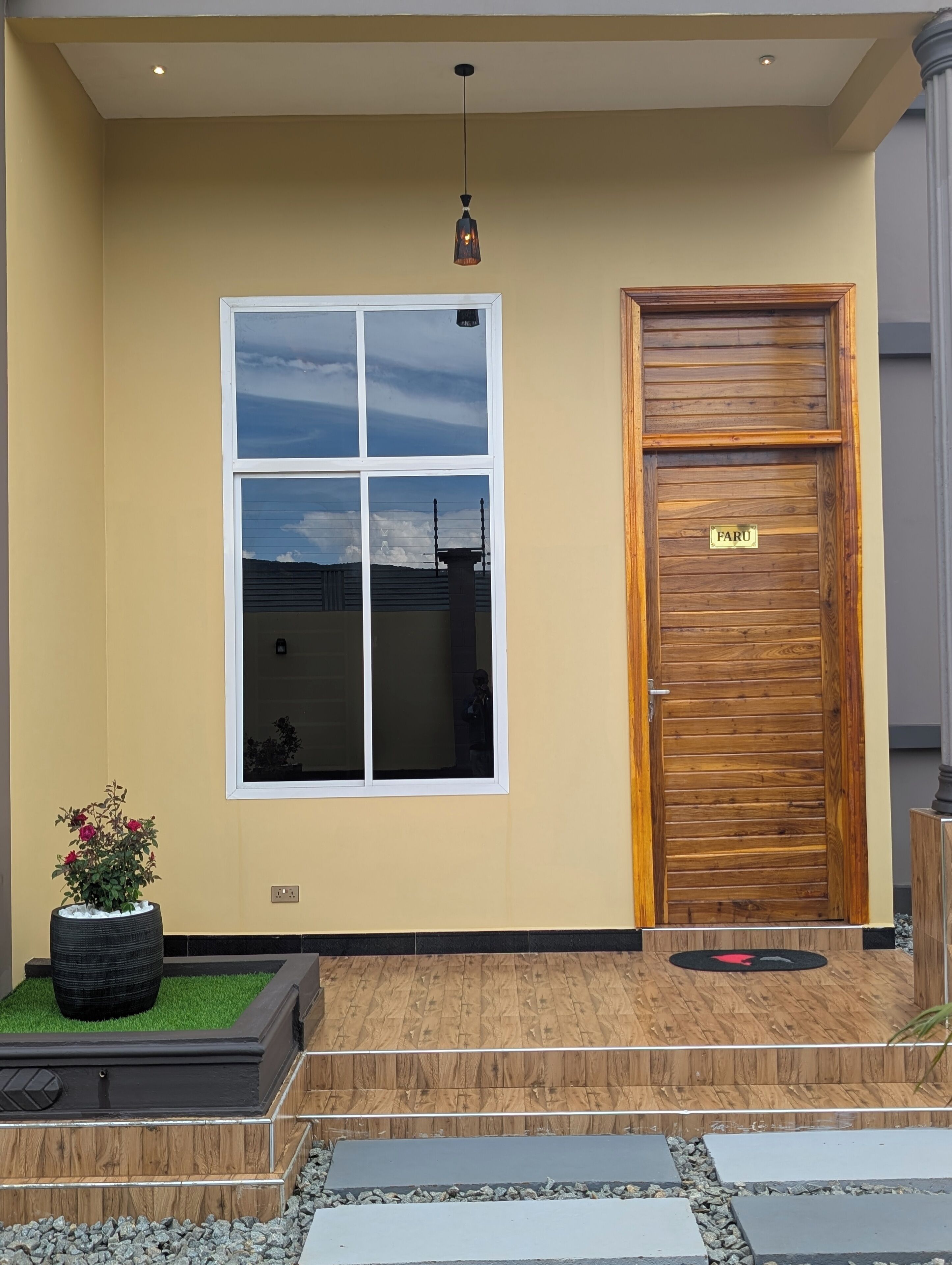 Enkeltrom – deluxe, hageutsikt | Utvendig detalj