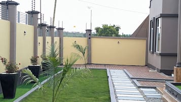 Leilighet, hageutsikt | Overnattingsstedets uteområder