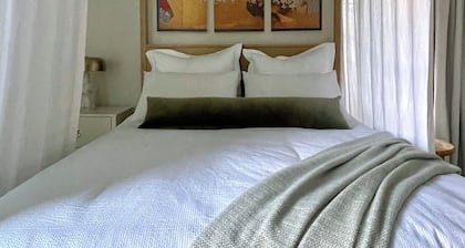 Peaceful Boutique Suite • Private Entry • Near Beach & Downtown