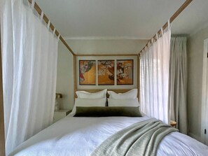1 bedroom, desk, iron/ironing board, WiFi