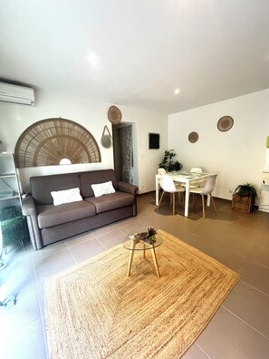 Living area - Cosy Corner (Villeneuve-Loubet)