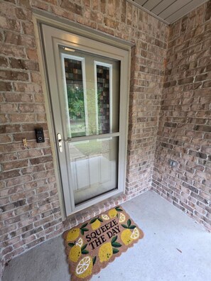 Exterior detail - Private Pool • 4BR • Fire Pit • Sunroom Swing Bed (Silverhill)