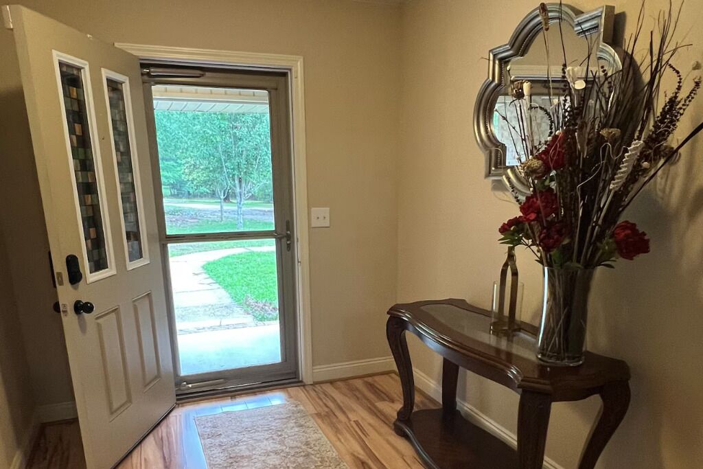 المنشأة من الداخل