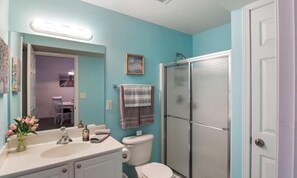 Bathroom - Gorgeous view’s and tranquility with excitement around the corner (Kaiser)