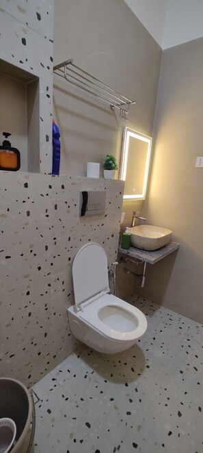 Handtücher, Seife, Toilettenpapier
