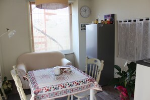 Dining - Accommodation surrounded by greenery, silence and privacy, a romantic escape from the city (Mozzano Torretta)