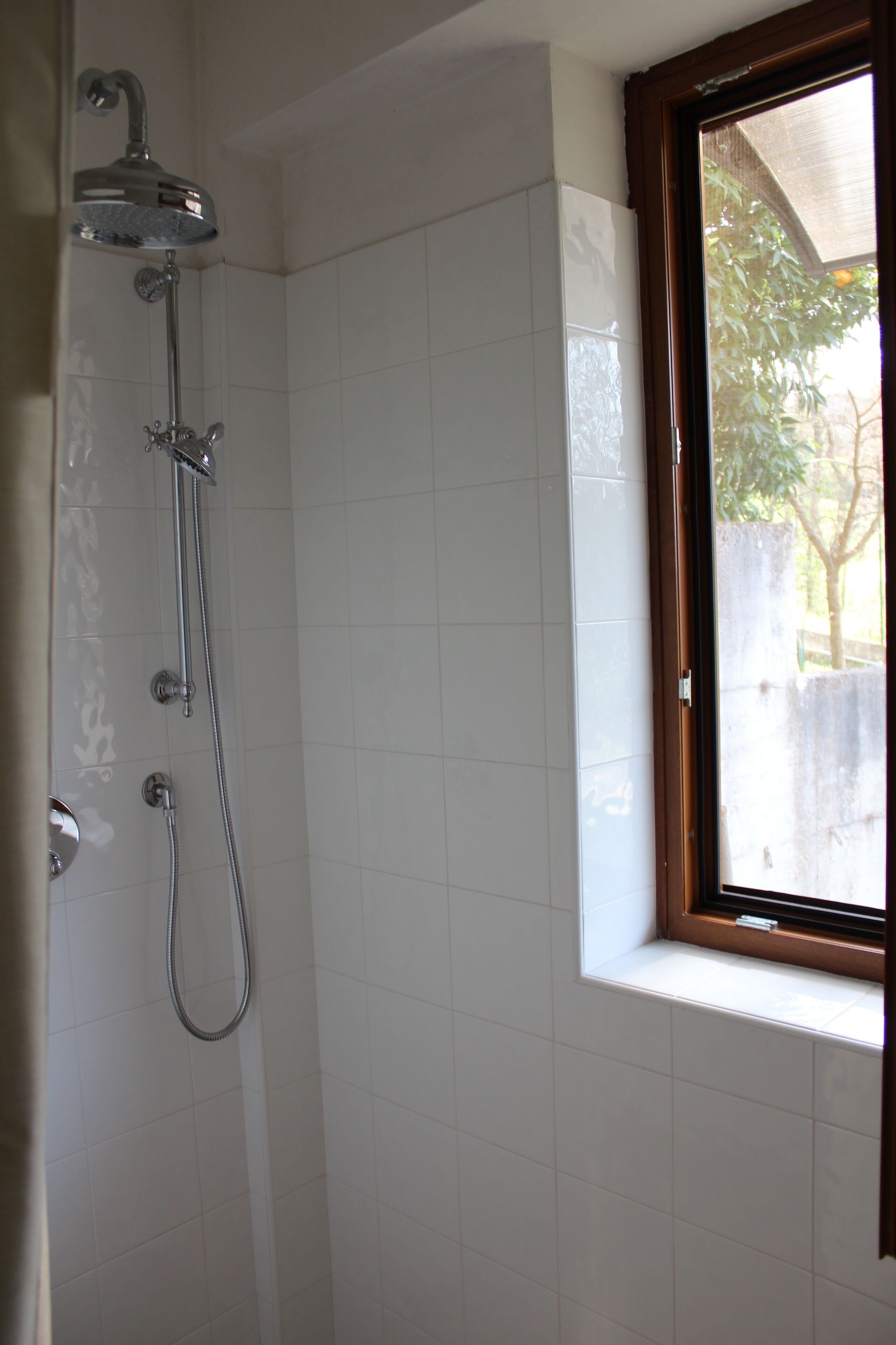 Dusche, Haartrockner, Bidet, Handtücher