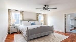 4 habitaciones, escritorio, tabla de planchar con plancha y wifi gratis 