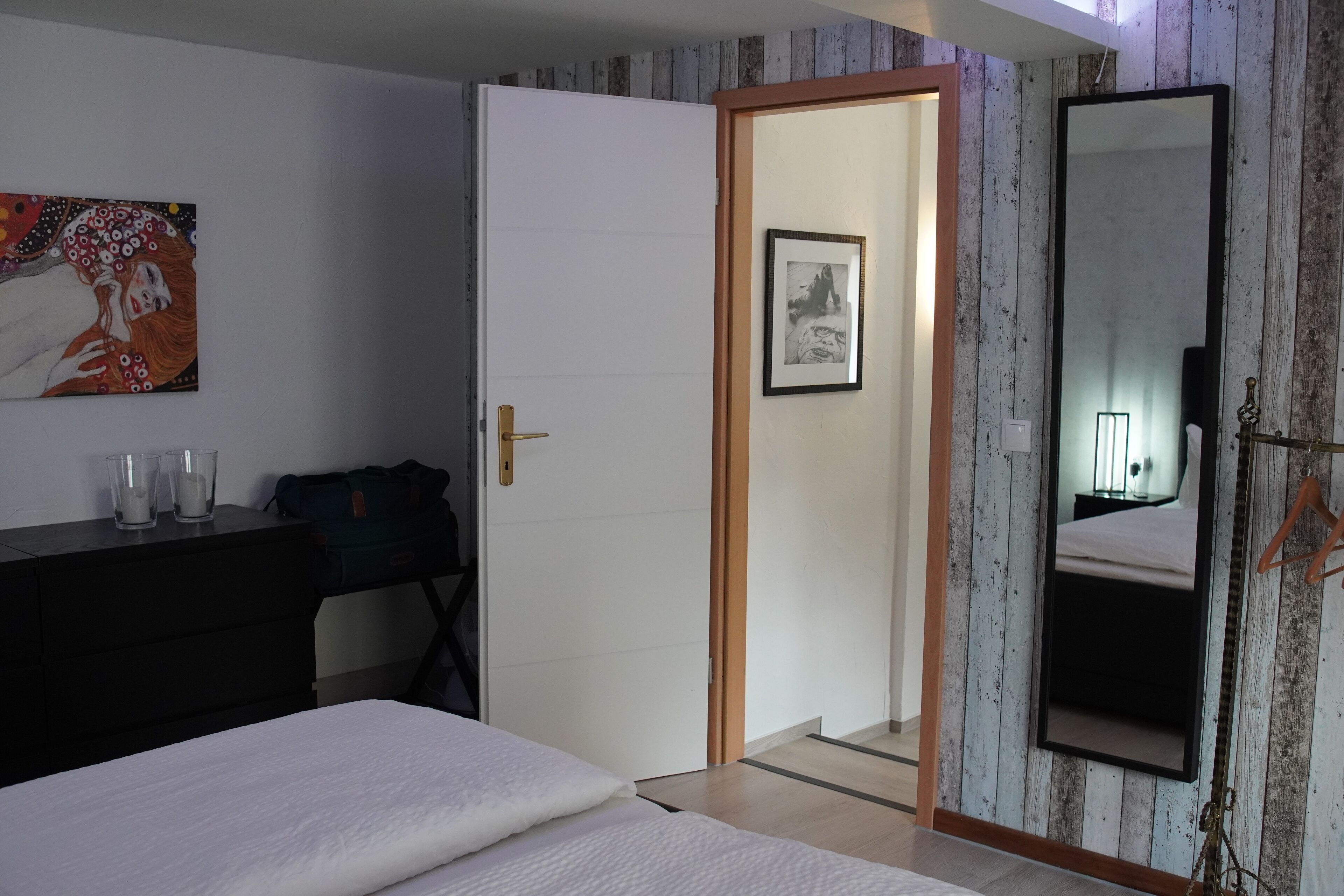 2 dormitorios, cuna de viaje, Internet y ropa de cama