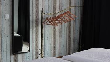 2 Schlafzimmer, Reisekinderbett, Internetzugang, Bettwäsche