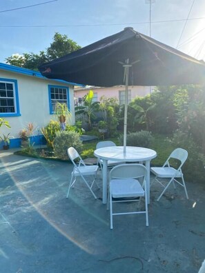 Tempat makan outdoor