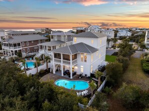 Exterior - 5-Bedroom steps from the Gulf and Alys Beach (Seacrest)