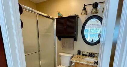 Beautiful & tranquil 2-bedroom condo in lovely Avalon Clothing Optional Resort