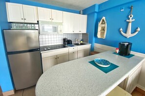Fridge, microwave, stovetop, coffee/tea maker - NEW! Cozy Ocean Front Studio in Daytona Beach (Daytona Beach)